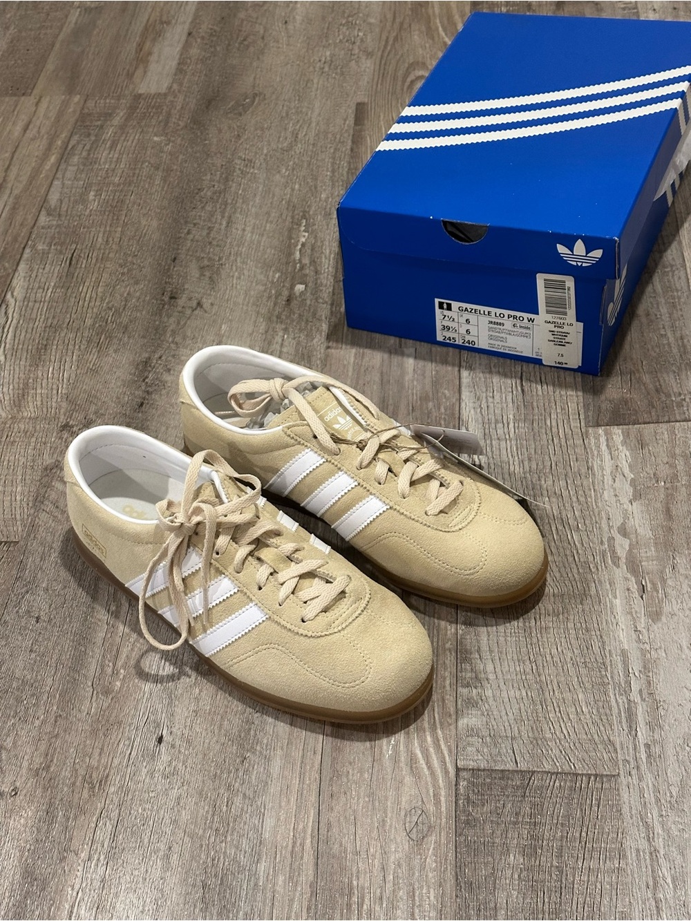 BNWT Adidas Lo Pro Gazelle